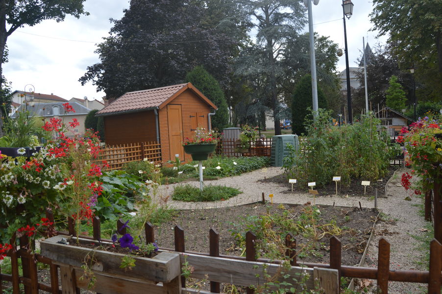 8 Rue Des Anciennes Mairies 92000 Nanterre