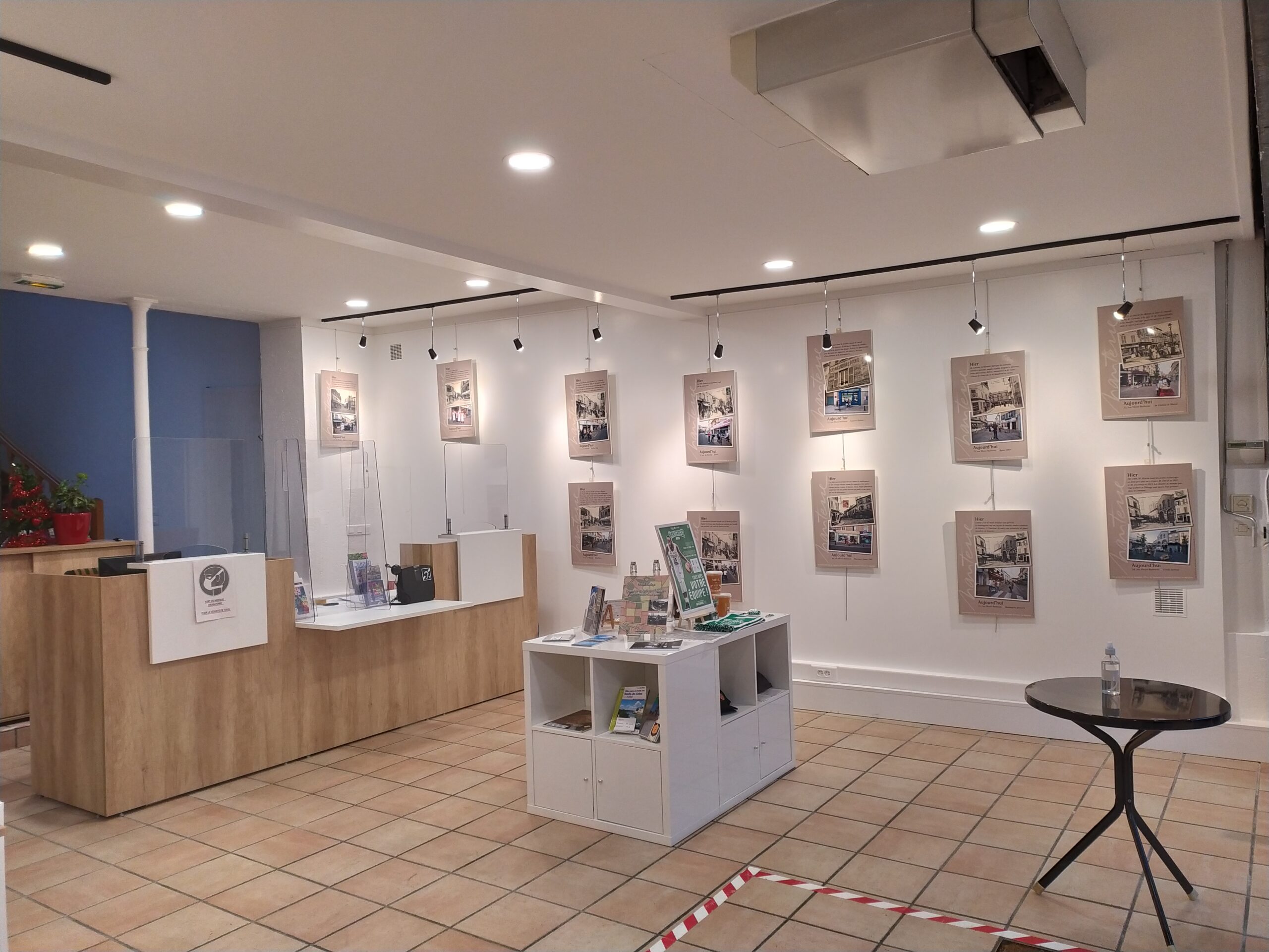 Salle d'expositions à l'Office de tourisme de Nanterre