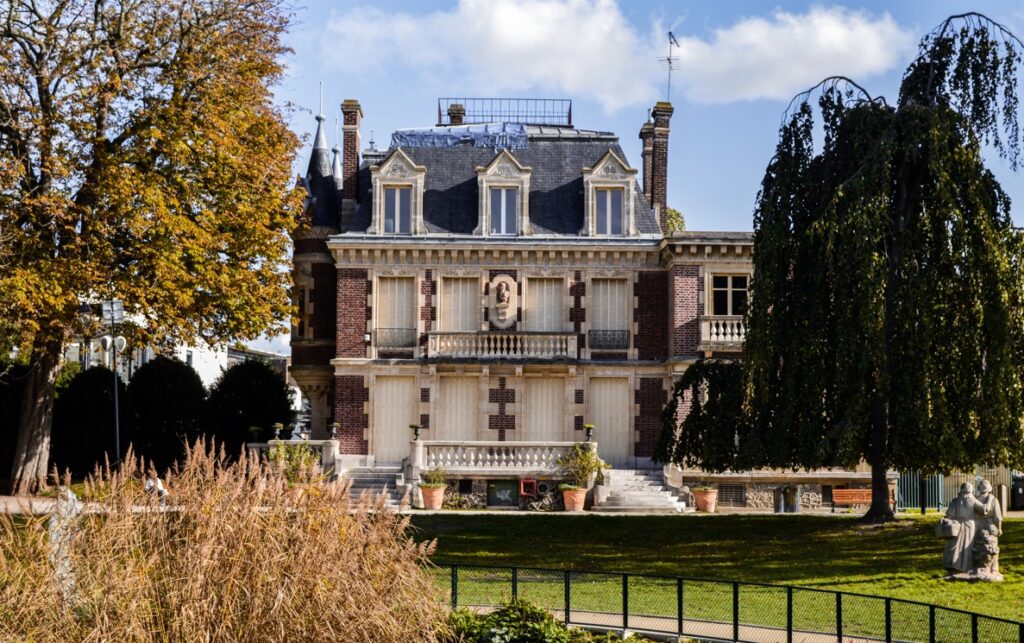 Villa Tourelles Automne legere ©OTN V.V - Nanterre tourisme